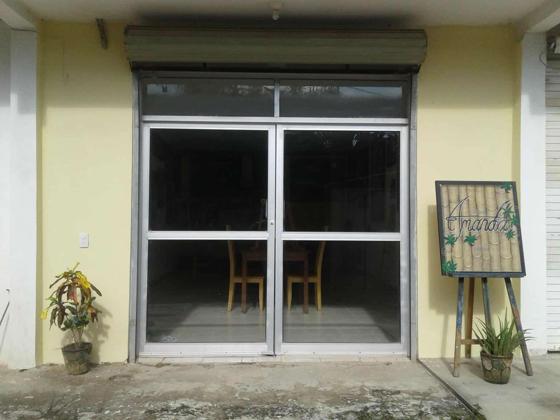 The original Amanda's Painting studio storefront in Bucerías
